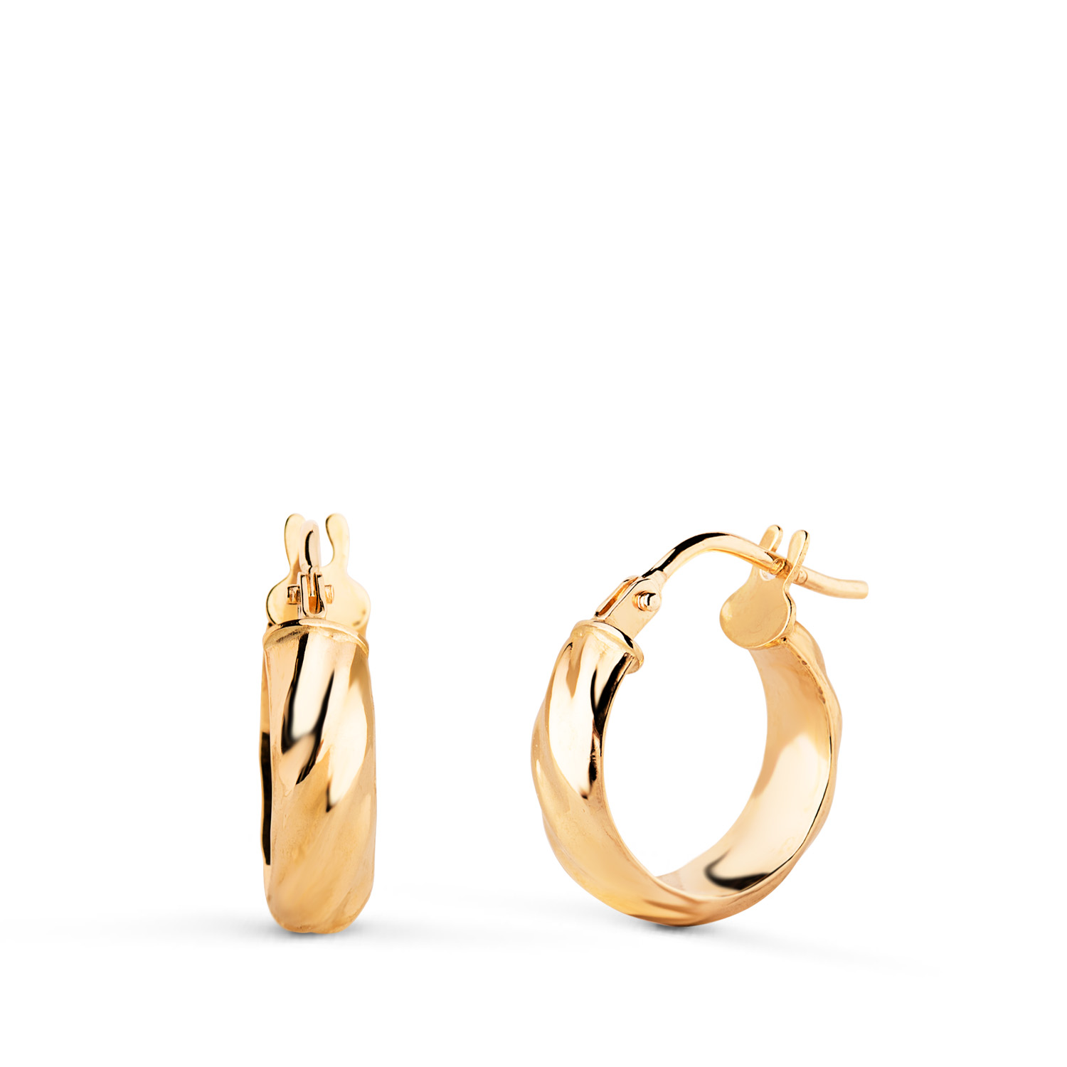 18K AROS ORO AMARILLO MEDIA CAÑA HUECOS BANDAS EN BRILLO. MEDIDA: 14 X 4 MM. CIERRE CLIP